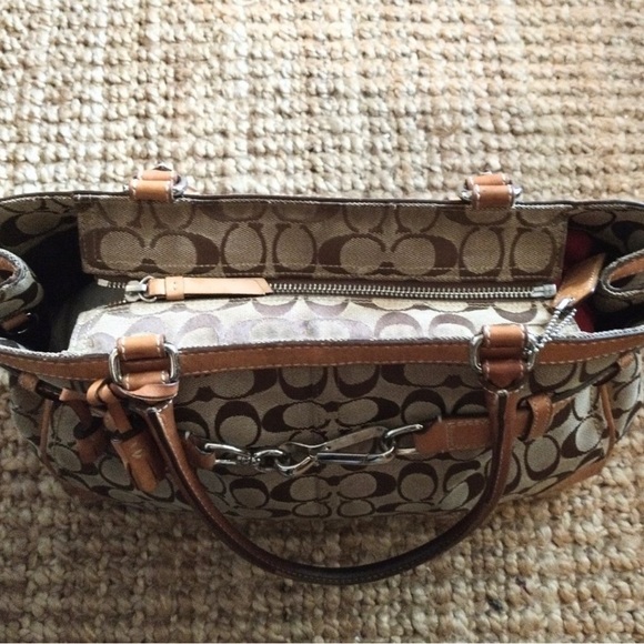 Never used Coach authentic shoulder bag - Picture 4 of 6